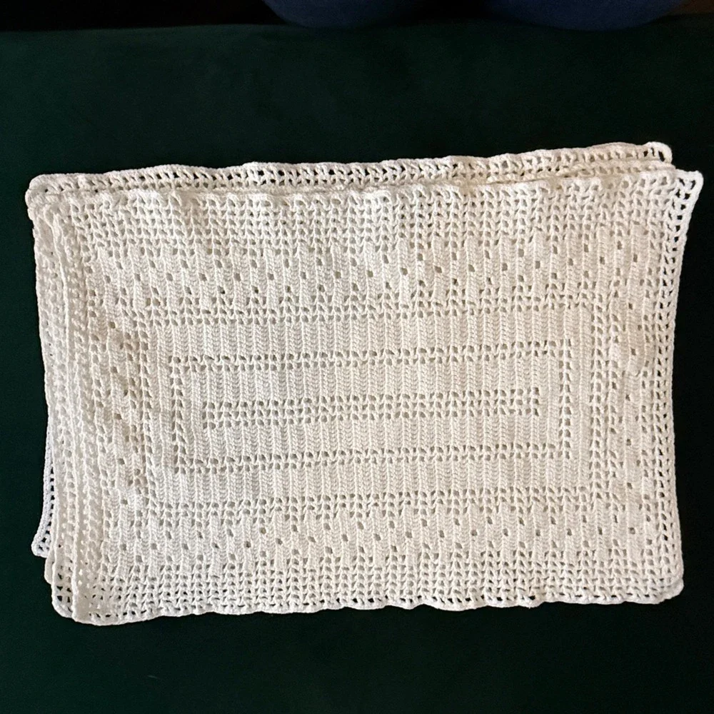 Vintage White Crochet Lace Placemats Set of 4 Rectangle Table Linens 13x10